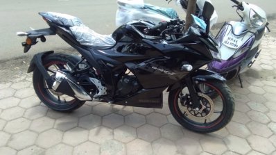 Suzuki Gixxer Sf 155 At Showrooms Right Side