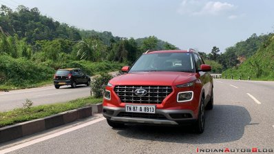 2019 Hyundai Venue Front Three Quarters Red 5