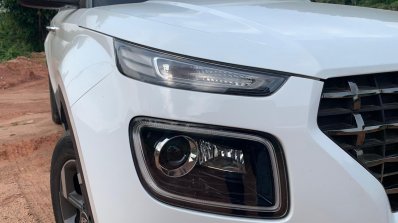 2019 Hyundai Venue Headlight Indicator