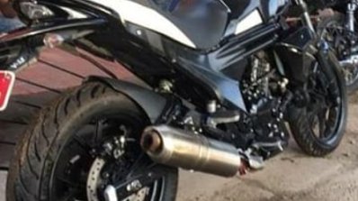 Mahindra Mojo 300 Abs Right Rear Quarter