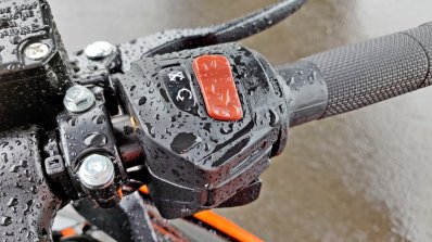 Ktm Rc125 Review Still Shots Switchgear Right Side