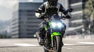 2020 Kawasaki Z400 Front Motion Shot
