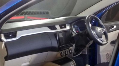 Dashboard Renault Triber Indonesia 728x546