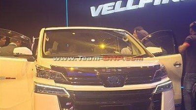 Toyota Vellfire 5
