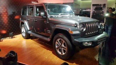 Jeep Wrangler Unlimited Jlu Front Three Quarters R