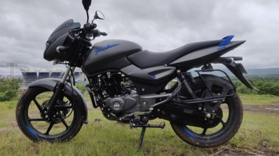 Bajaj Pulsar 125 Detail Shots Left Side