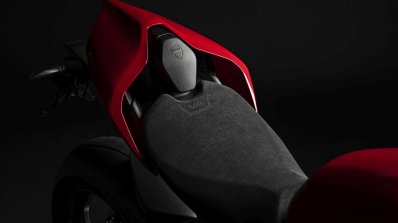 2020 Ducati Panigale V4 S Detail Shots Saddle Side