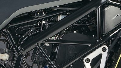 Husqvarna Svartpilen 401 Studio Shot Frame