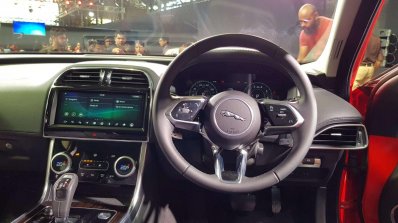 New Jaguar Xe Facelift Interiors 2