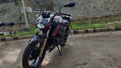 Bs Vi Tvs Apache Rtr 200 4v Review Still Images Le