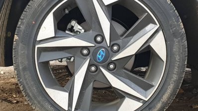 2020 Hyundai Elantra Spied Alloy Wheels