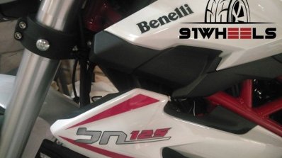 Benelli Bn125 Spotted In India Tank Shrouds