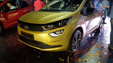 Tata Altroz Front Three Quarters