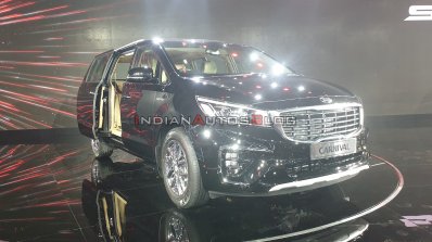Kia Carnival Front Three Quarters Auto Expo 2020