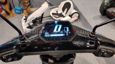 Bird Es1 Electric Scooter Auto Expo 2020 Dashboard