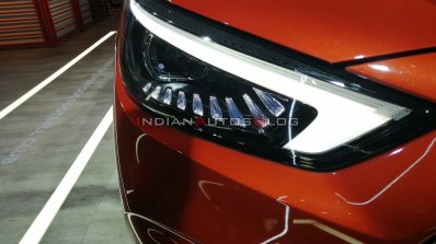 New Mg Zs Petrol Facelift Headlamp Auto Expo 2020