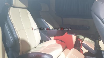 Kia Carnival Hi Limousine Seats