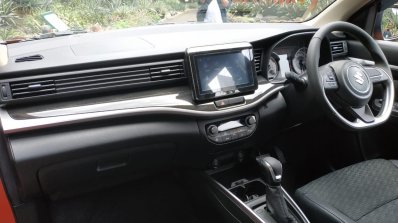 Suzuki Xl7 Dashboard Side View