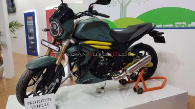 Arai Mild Hybrid Mahindra Mojo Front Three Quarter