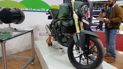 Arai Mild Hybrid Mahindra Mojo Front Three Quarter