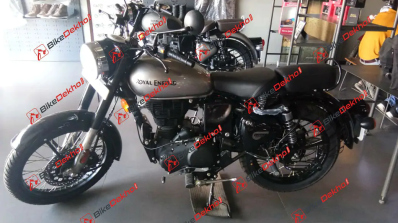Royal enfield classic 350 2025 dual channel colours