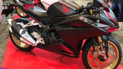 Honda Cbr250rr Front Three Quarter Rt Black