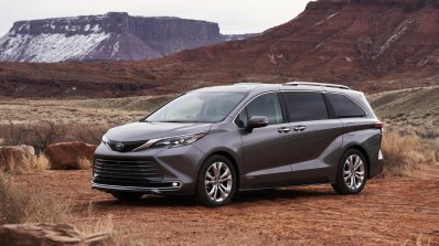 2021 Toyota Sienna Platinum Front Quarters