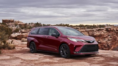 2021 Toyota Sienna Xse Front Quarters Right Side