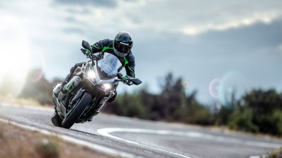 Kawasaki Ninja 1000sx Action Shot