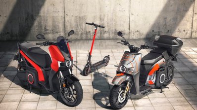 Seat Mo Electric Scooters Studio Shot