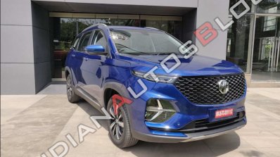 Mg Hector Plus Front Right Three Quarter