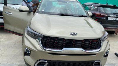 Kia Sonet Gt Line Beige Gold Front