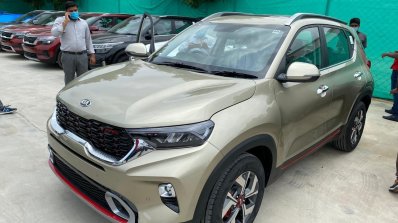 Kia Sonet Gt Line Beige Gold Left Three Quarters