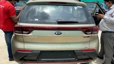 Kia Sonet Gt Line Beige Gold Rear