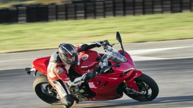 2021 Ducati Supersport 950 Action