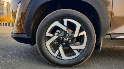 All New Nissan Magnite First Review Alloy Wheels