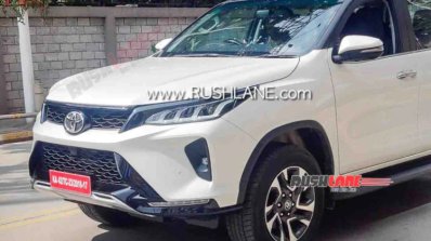 Toyota Fortuner Legender Spied