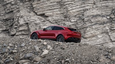 Aston Martin Dbx 3 1
