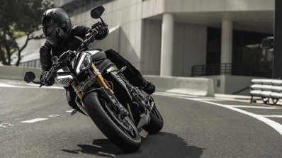 2021 Triumph Speed Triple 1200 Rs Lean Right Close