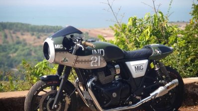 Modified Royal Enfield Interceptor 650 Left