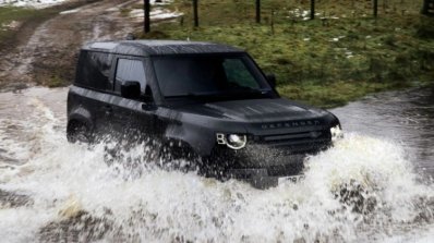Land Rover Defender V8 Water Wading