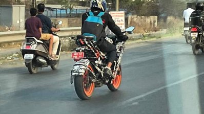 Ktm Rc 200 Rc 125 Spy Shot Rear Quarter