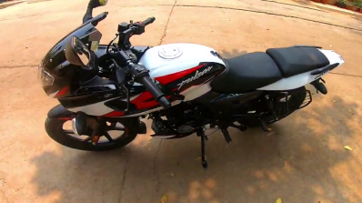 2021 Bajaj Pulsar 220f White Left