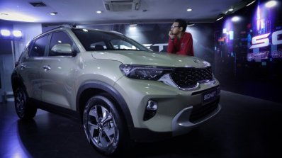 Kia Sonet 7 Front Quarter 3