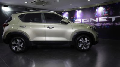 Kia Sonet 7 Side Profile