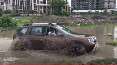 Renault Duster Off Roading