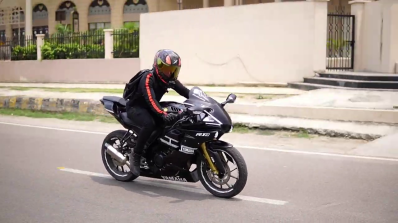 Yamaha R15 With R1m Body Kit Action