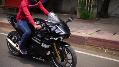 Yamaha R15 With R1m Body Kit Front Right