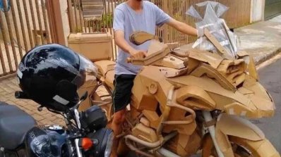 Bmw R 1250 Gs Cardboard Front Right