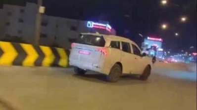 Mahindra Xuv700 Spy Shot Tail Lights